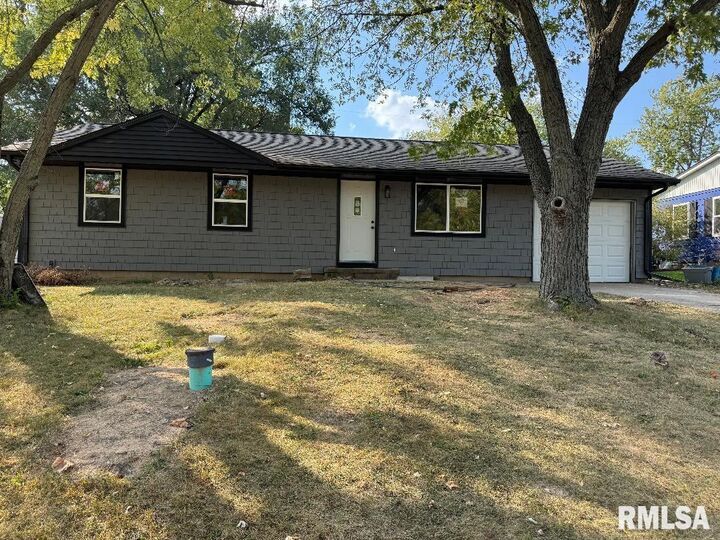 Property Photo:  5821 N Graceland Drive  IL 61614 