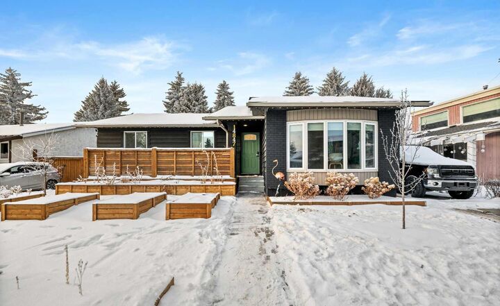 Property Photo:  14847 Deer Run Drive SE  AB T2J 5X2 