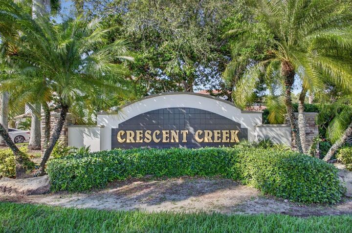 Property Photo:  4064 Crescent Creek Drive  FL 33073 