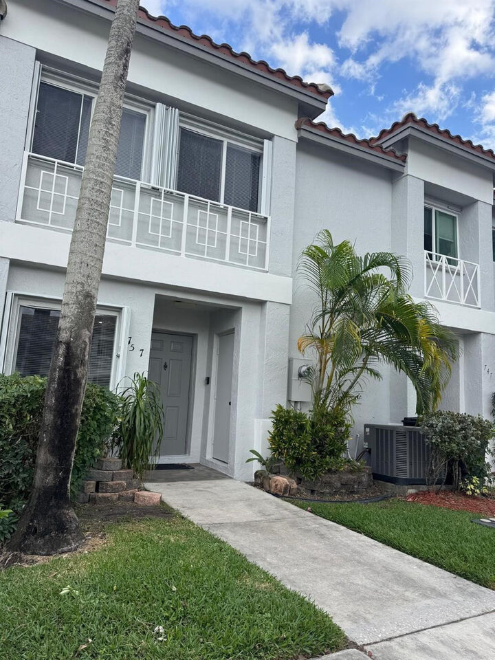 Property Photo: 757 NW 208th Drive FL 33029