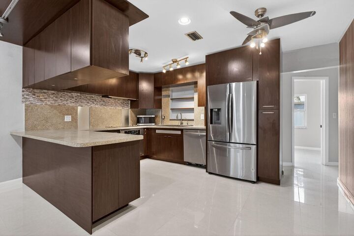 Property Photo: 8709 NW 57th Drive FL 33321