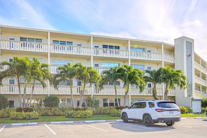 Property Photo:  3016 Cambridge A 3016  FL 33442 