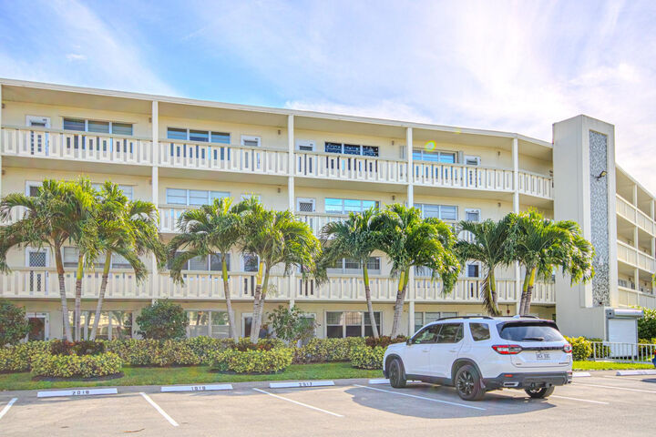 Property Photo:  3016 Cambridge A 3016  FL 33442 