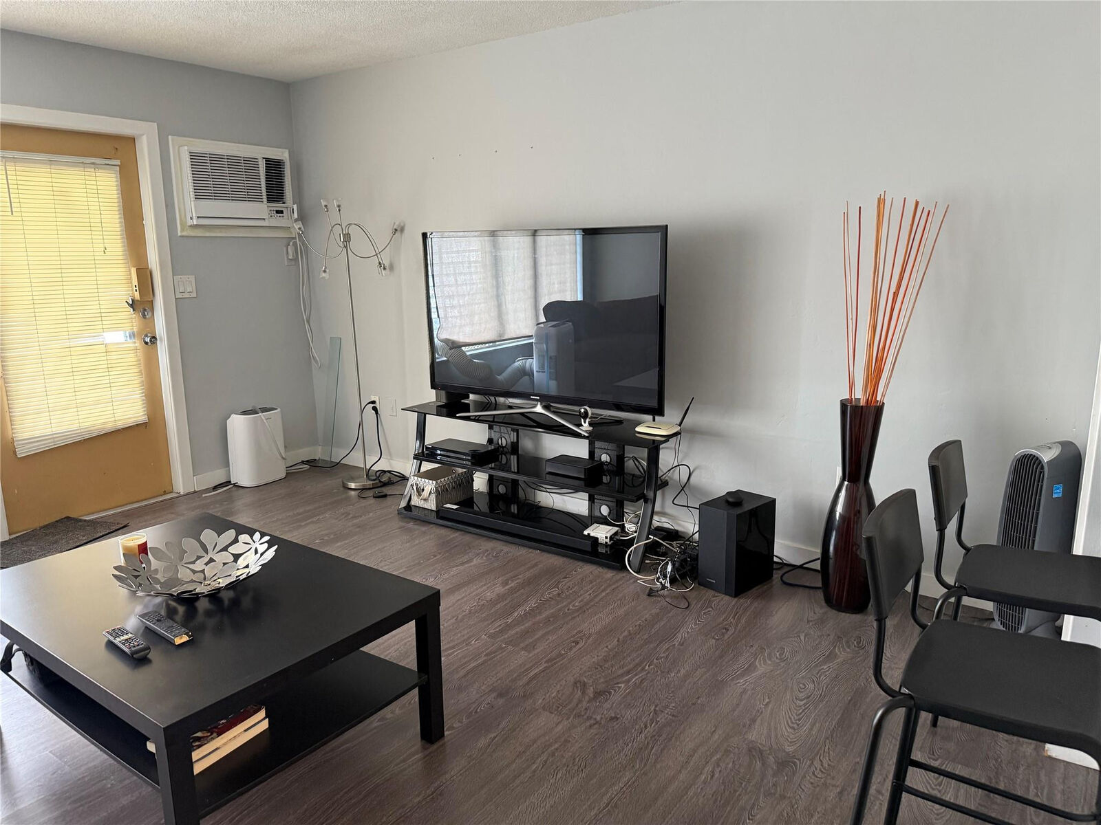 Property Photo: 1110 N Riverside Drive 9 FL 33062