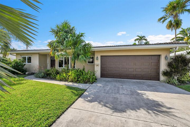 Property Photo: 4401 NE 18th Avenue FL 33334