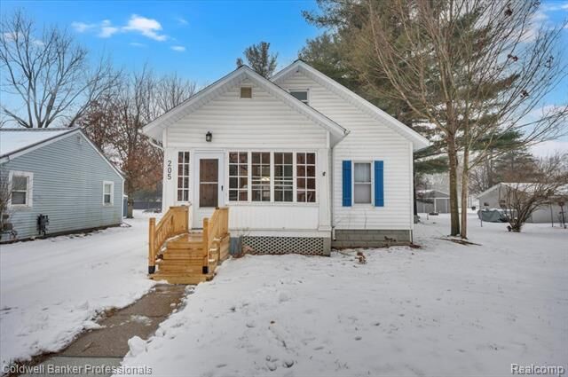 Property Photo:  205 Ferry Street  MI 48817 