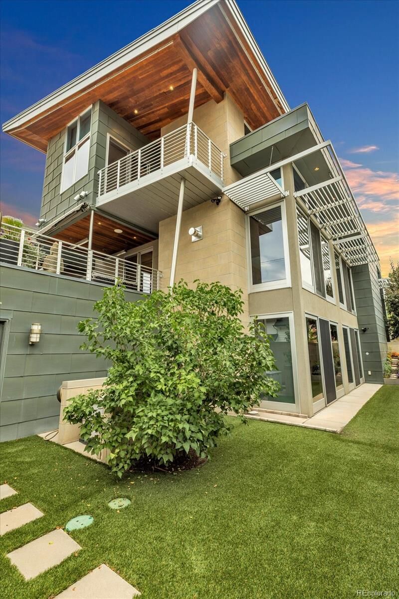 Property Photo:  301 Monroe Street  CO 80206 