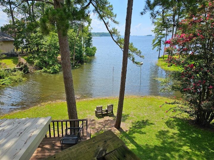 Property Photo:  893 Lakeshore Dr.  TX 75931 
