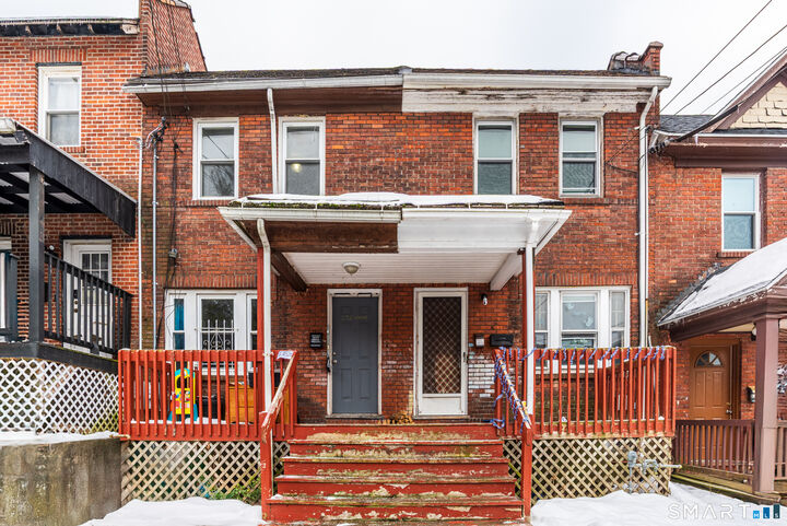 Property Photo:  252 Wood Street  CT 06704 