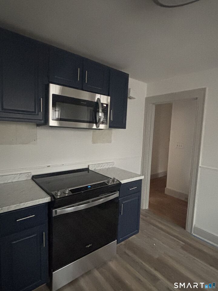 Property Photo:  40 Rogers Street 1  CT 06405 