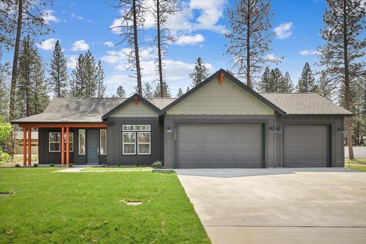 Property Photo: 11206 E 27th Ave WA 99206