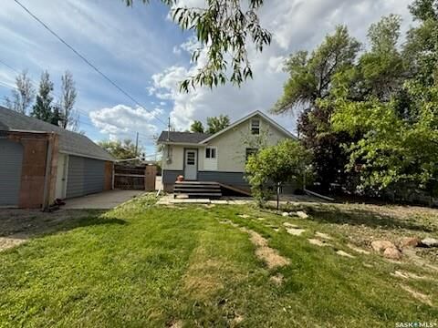 Property Photo: 113 4th Avenue E SK S0L 1S0