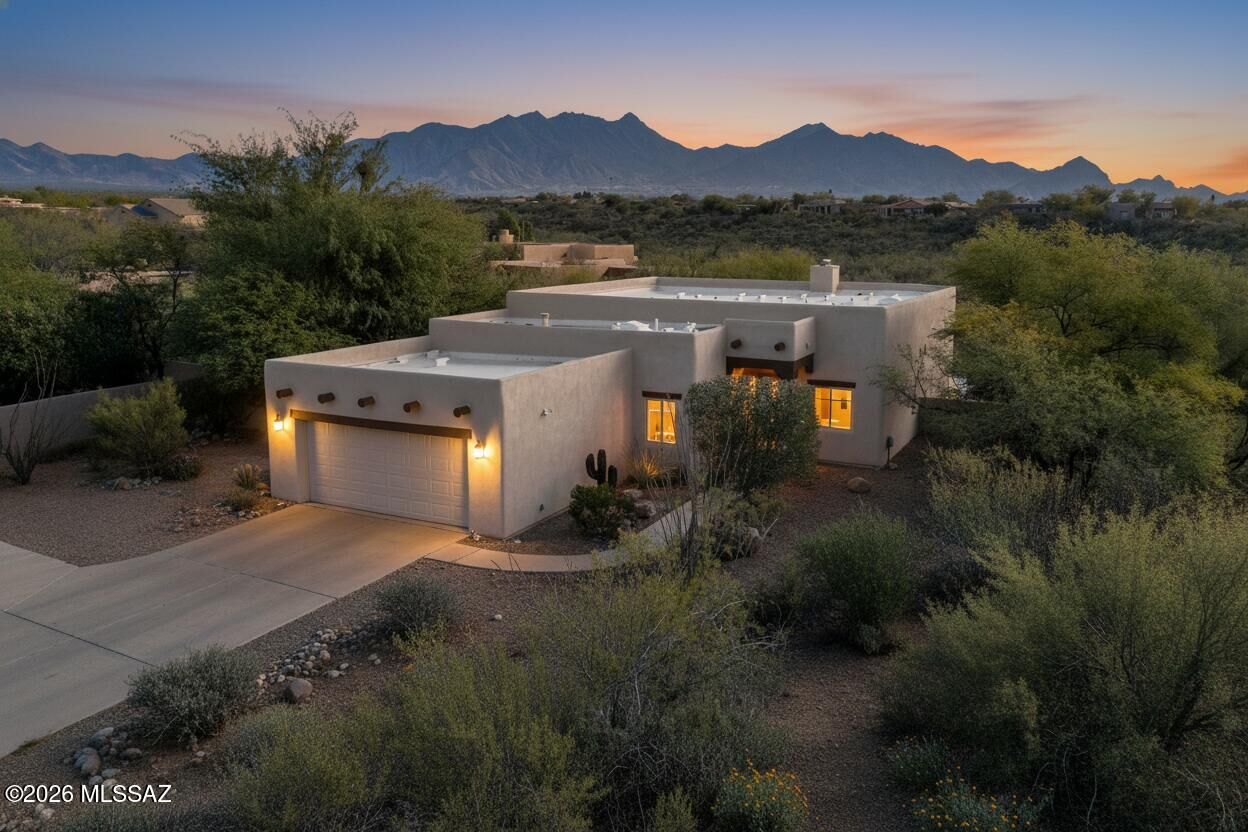 Property Photo: 832 E Vault Mine Court AZ 85614