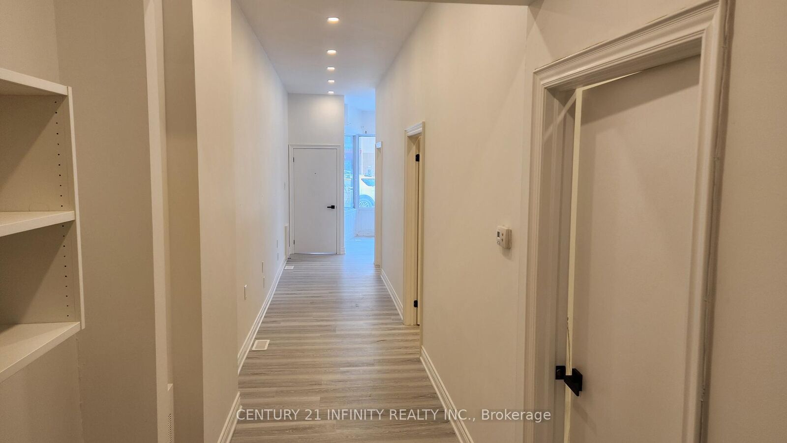 Property Photo:  136 Simcoe Street S  ON L1H 4G9 
