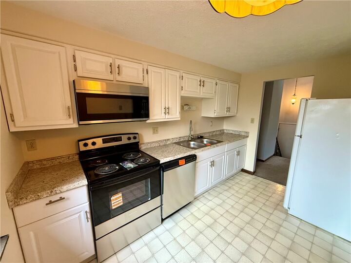 Property Photo: 120 Sugar Maple Cir PA 15301