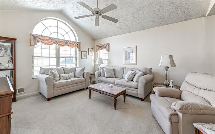 Property Photo: 5138 Polo Fields Dr PA 15044