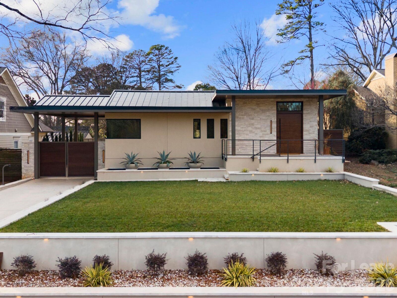 Property Photo:  1709 Dearmon Drive  NC 28205 