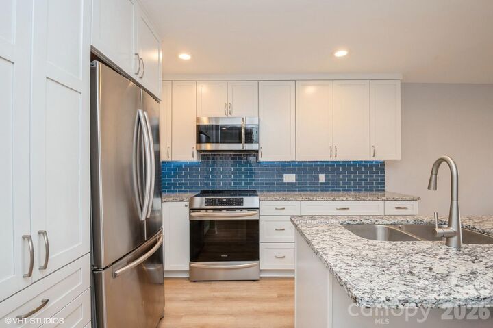 Property Photo: 13822 Queens Harbor Road H NC 28278