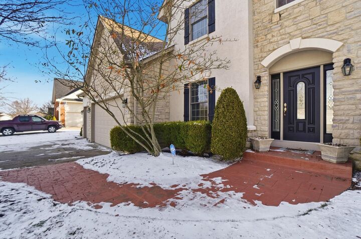 Property Photo:  2642 Sandhurst Drive  OH 43035 