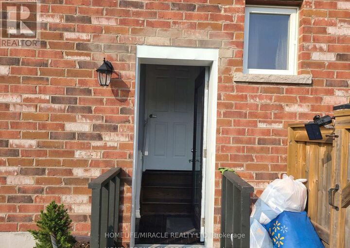 Property Photo:  150 Gentile Circle  ON L4H 3N3 