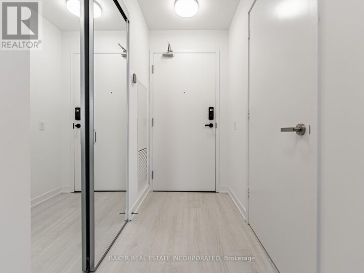 Photo de la propriété:  407 Webb Drive Th 12  ON L5B 0M4 