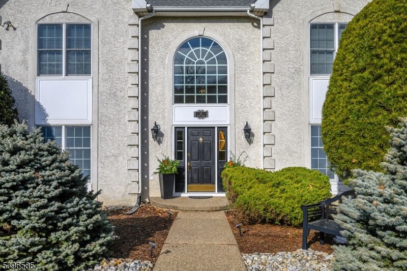 Property Photo:  15 Skytop Dr  NJ 07834 