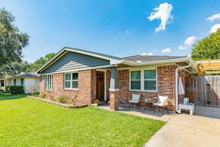 Property Photo: 5206 6th Street TX 77534