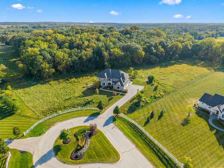 Property Photo:  W339s271 Foxtail Ct  WI 53066 