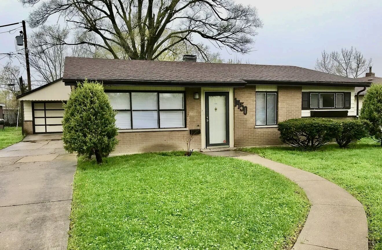 Property Photo:  1450 Forest Avenue  IL 60409 