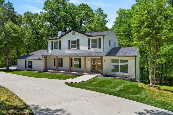 Property Photo:  1640 Simpson Dr  TN 37043 