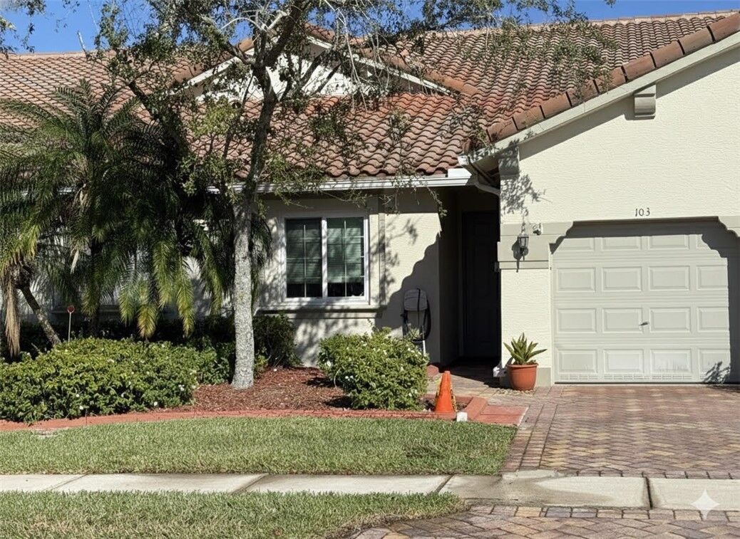 Property Photo:  6525 Oxford Circle 103C  FL 32966 