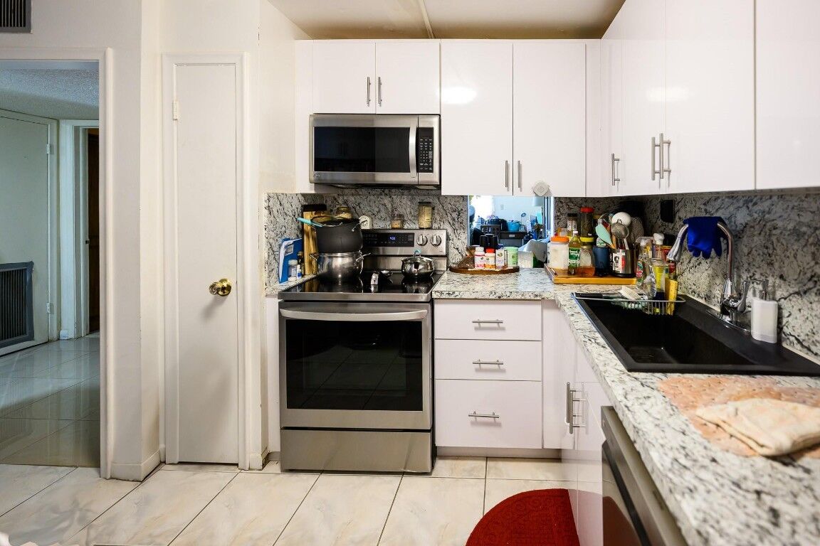 Property Photo: 2060 NW 48th Terrace 101 FL 33313