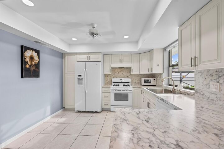 Property Photo: 1730 NW 118th Avenue FL 33026