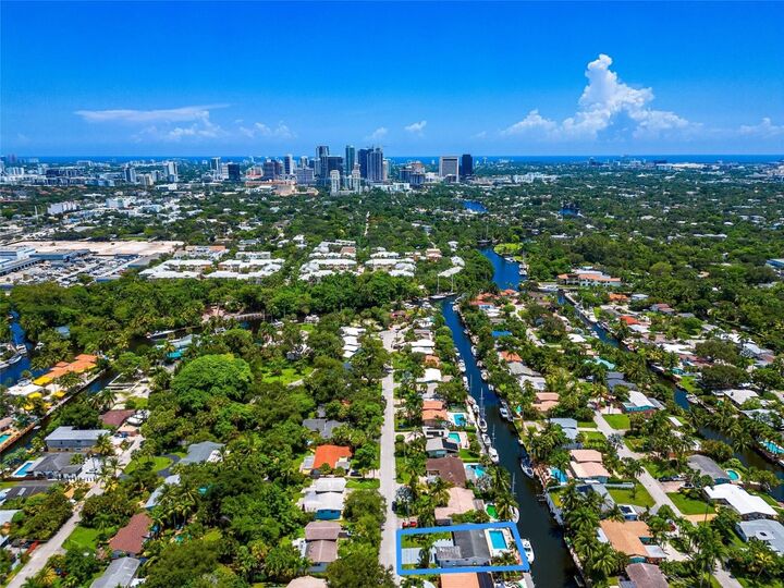 Property Photo:  1704 SW 4th Court  FL 33312 