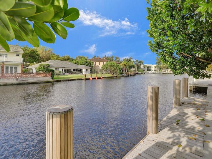 Property Photo:  40 Compass Isle  FL 33308 