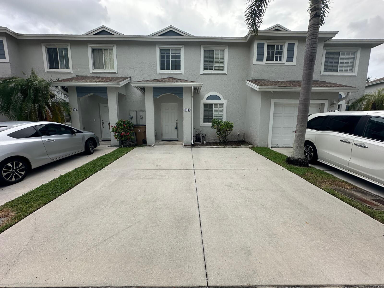 Property Photo: 1436 SW 47th Avenue FL 33442