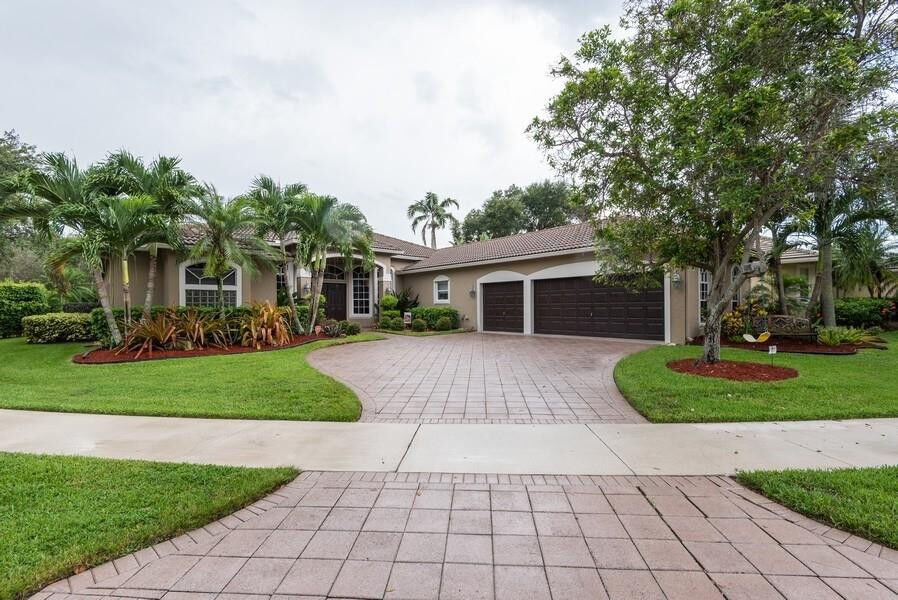 Property Photo:  3832 Oak Ridge Circle  FL 33331 