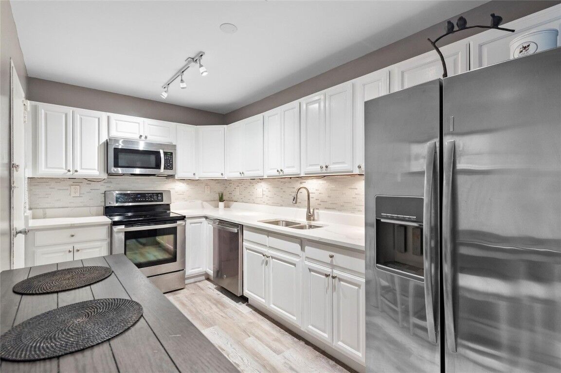 Property Photo:  4250 Galt Ocean Drive 8N  FL 33308 