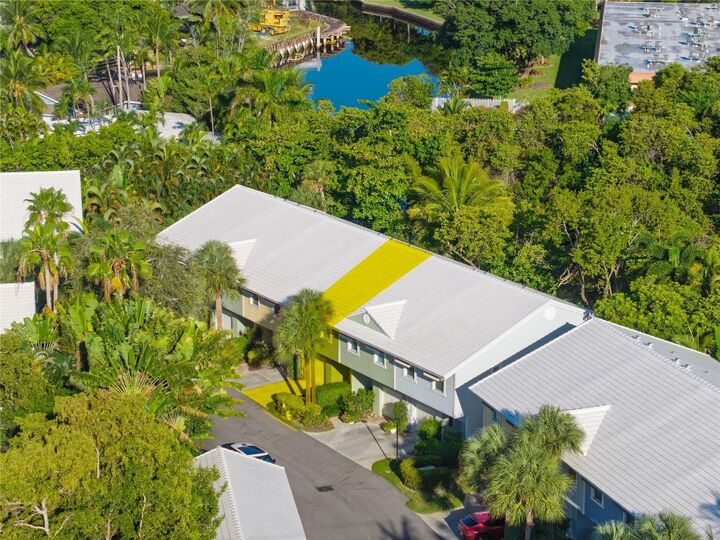 Property Photo:  1777 NE 4th Avenue B-3  FL 33305 