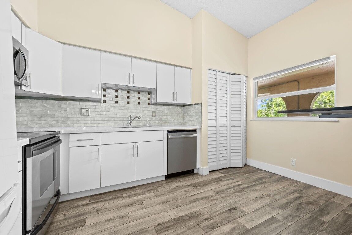 Property Photo: 2983 NW 92nd Avenue FL 33065