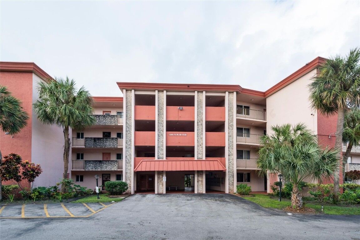 Property Photo:  1101 NW 58th Terrace 310  FL 33313 