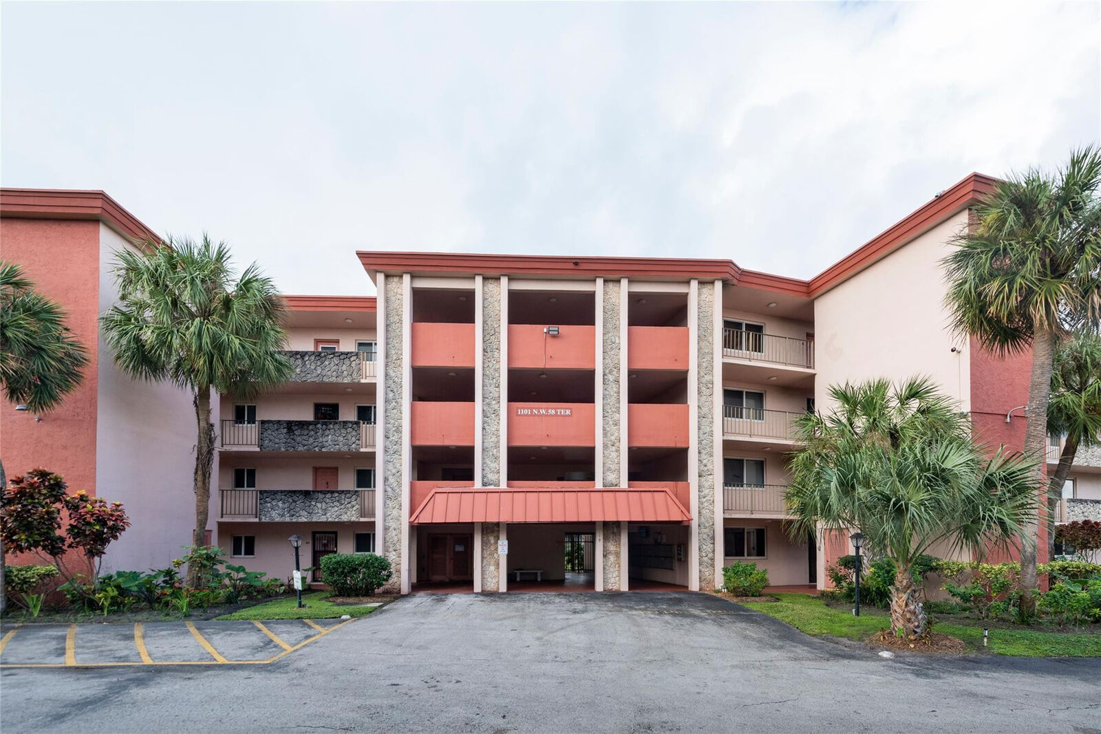 Property Photo:  1101 NW 58th Terrace 310  FL 33313 