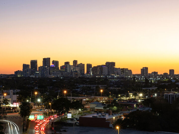 Property Photo: 1180 N Federal Highway 1203 FL 33304