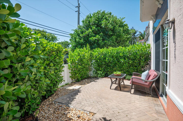 Property Photo:  2325 SE 5th Street  FL 33062 