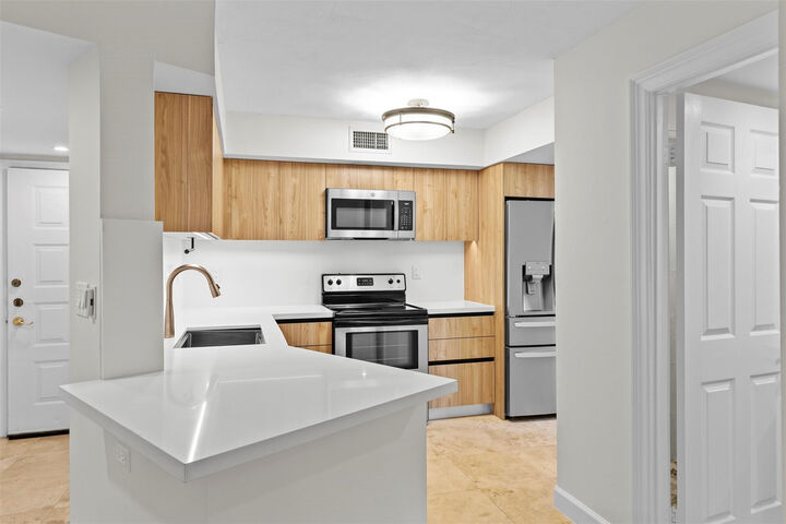 Property Photo:  1280 S Alhambra Circle 2112  FL 33146 