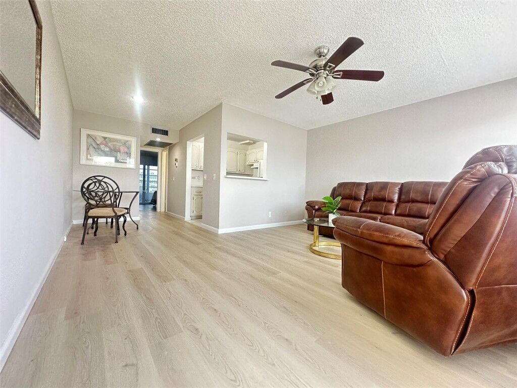 Property Photo:  2008 Harwood C 2008  FL 33442 