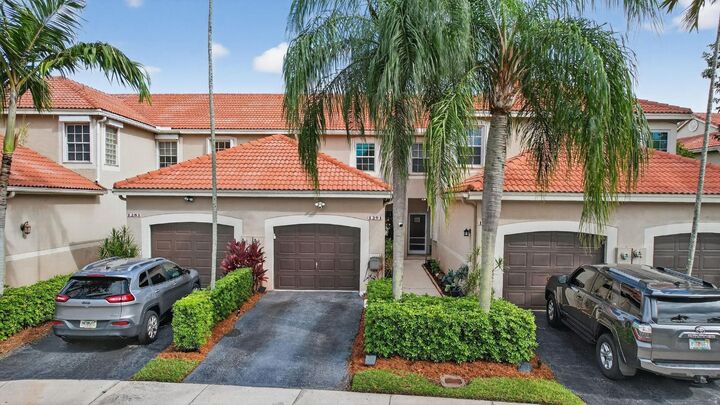 Property Photo: 1291 Sorrento Drive 1291 FL 33326