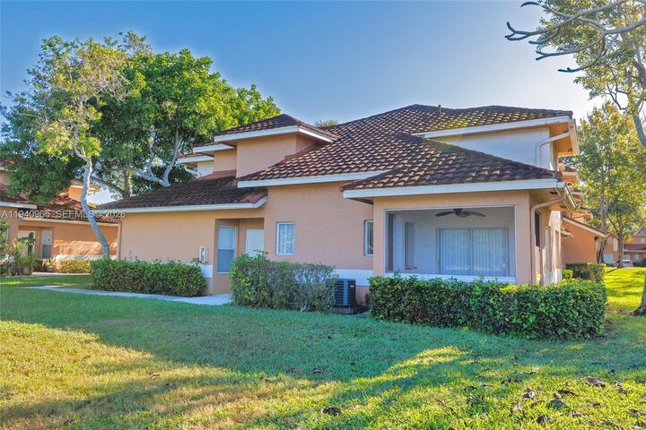 Property Photo:  801 NW 91st Ter 801  FL 33324 