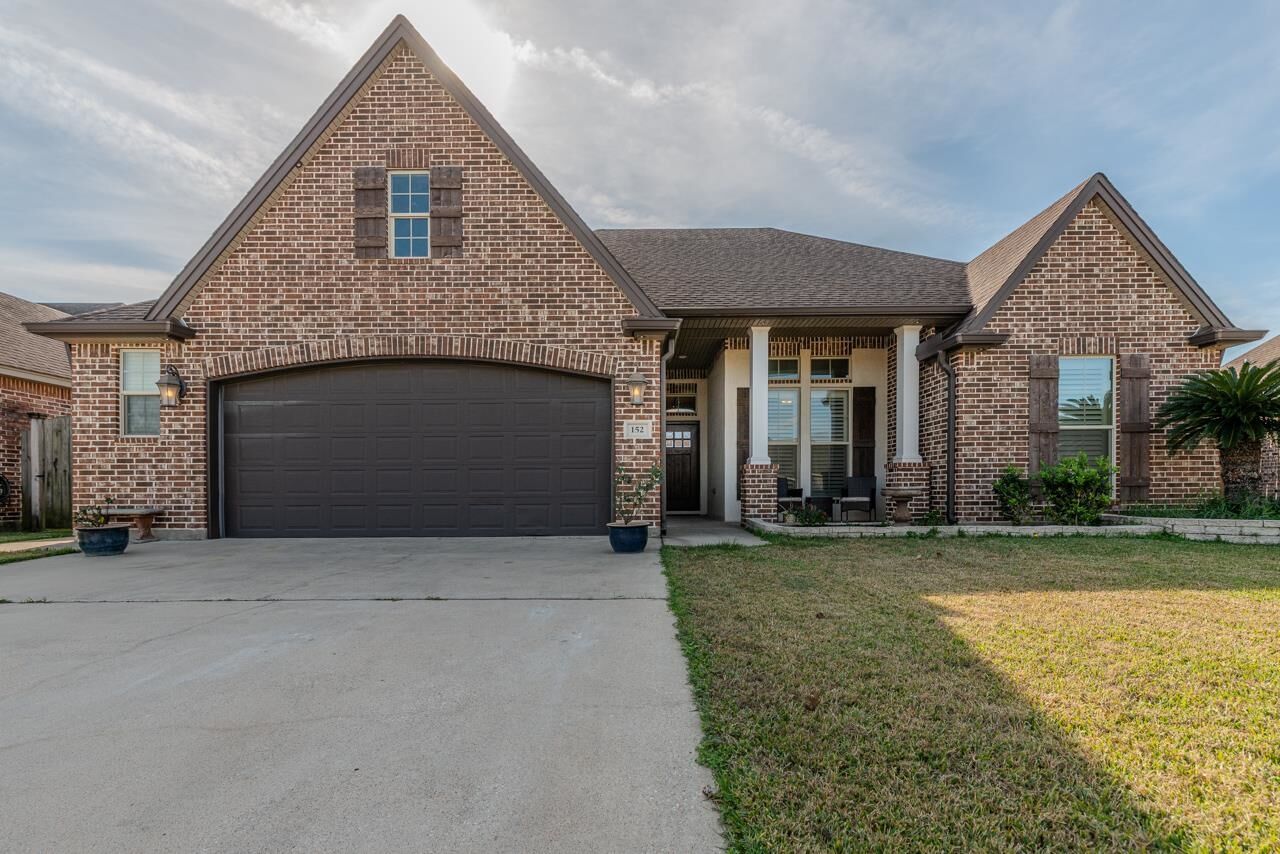 Property Photo:  152 Sterling Ridge Dr  TX 77627 