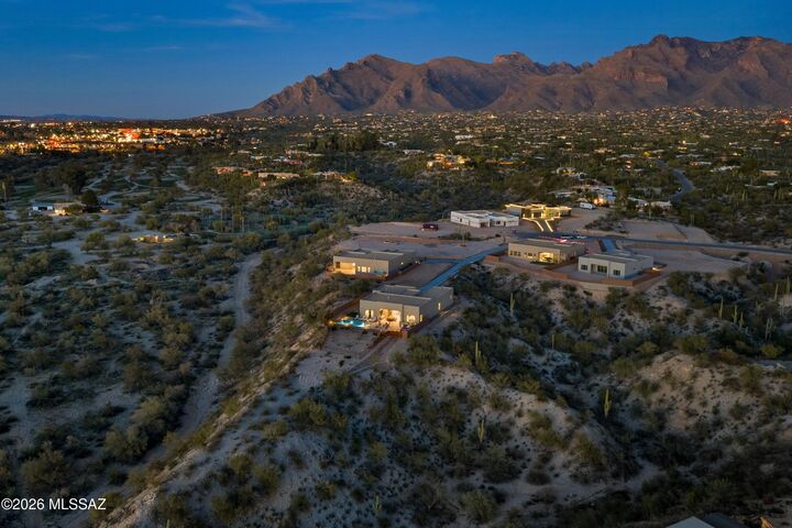 Property Photo:  5445 N Yvon Heights Place  AZ 85704 